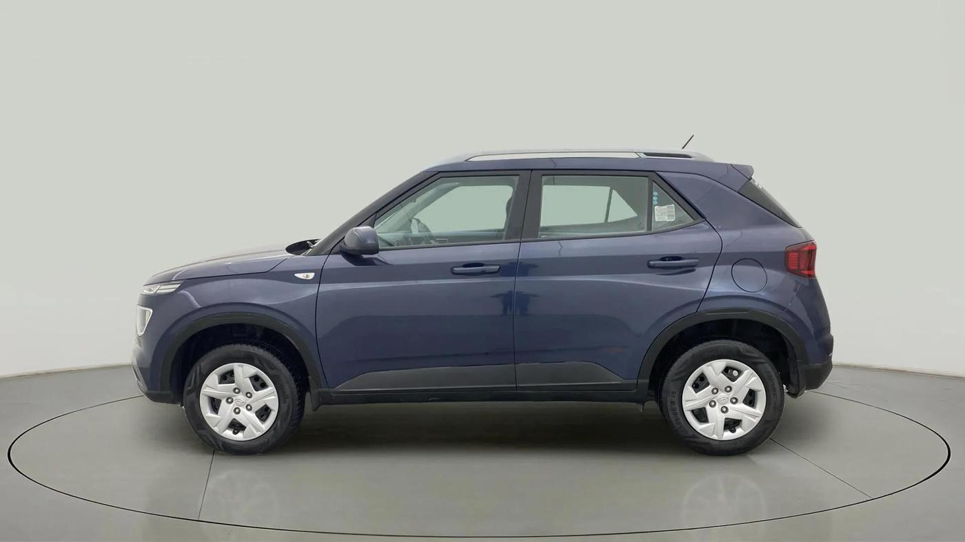 2022 Hyundai VENUE S 1.2, Petrol, Manual, 28,383 km, Left Side