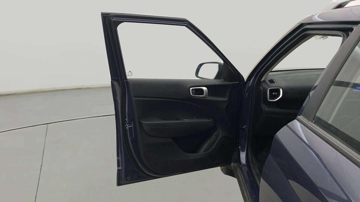 2022 Hyundai VENUE S 1.2, Petrol, Manual, 28,383 km, LHS Front Door
