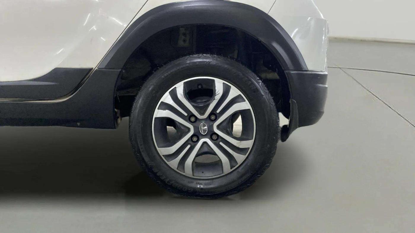 2022 Tata TIAGO NRG XT ICNG, CNG, Manual, 46,803 km, Left Rear Wheel