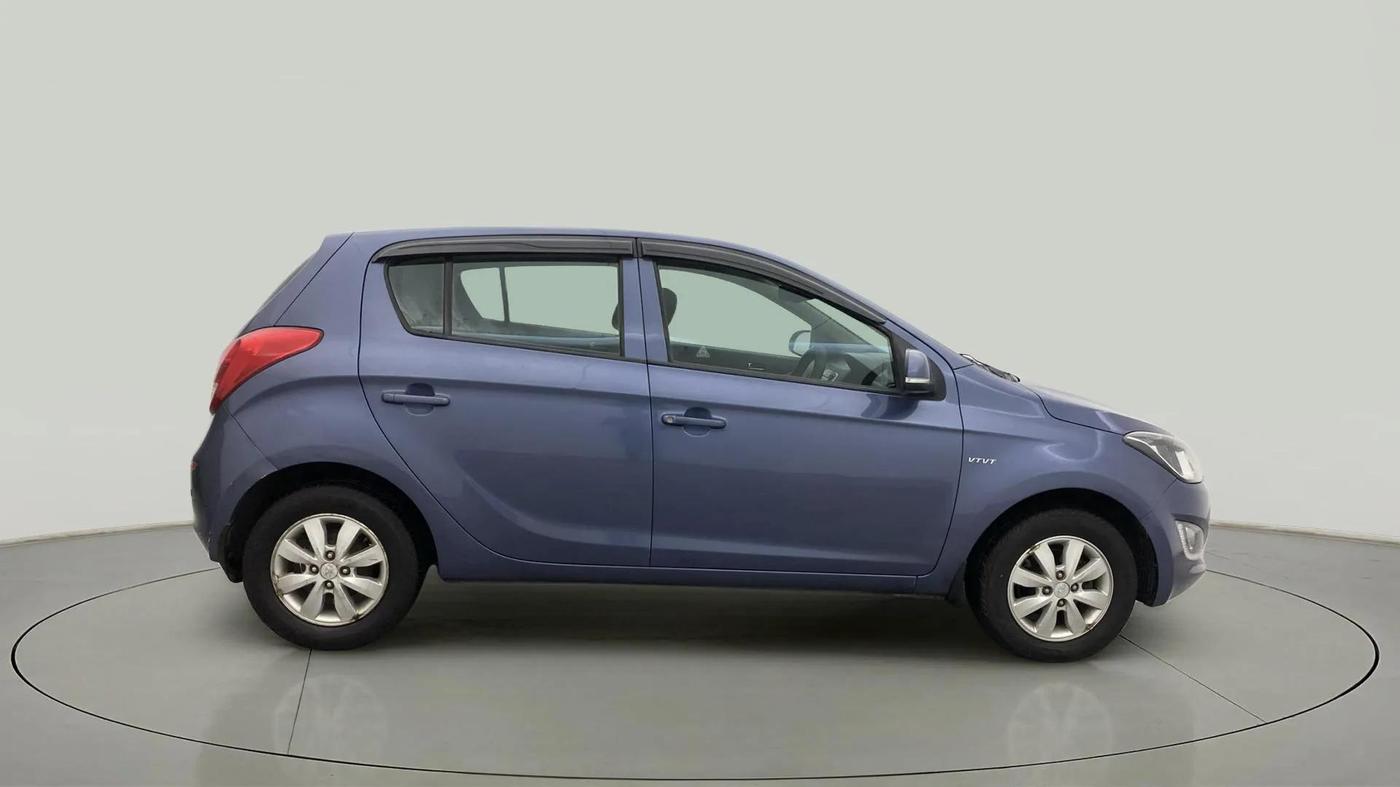 2013 Hyundai i20 SPORTZ 1.2, Petrol, Manual, 26,567 km, Right Side View