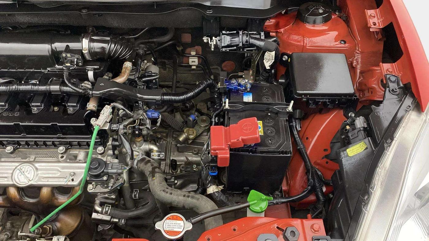 2022 Maruti Swift VXI, Petrol, Manual, 35,852 km, Engine View - Left