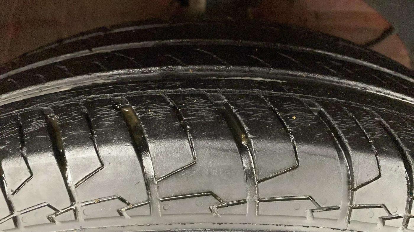 2022 Maruti Swift VXI, Petrol, Manual, 35,852 km, Right Front Tyre Tread