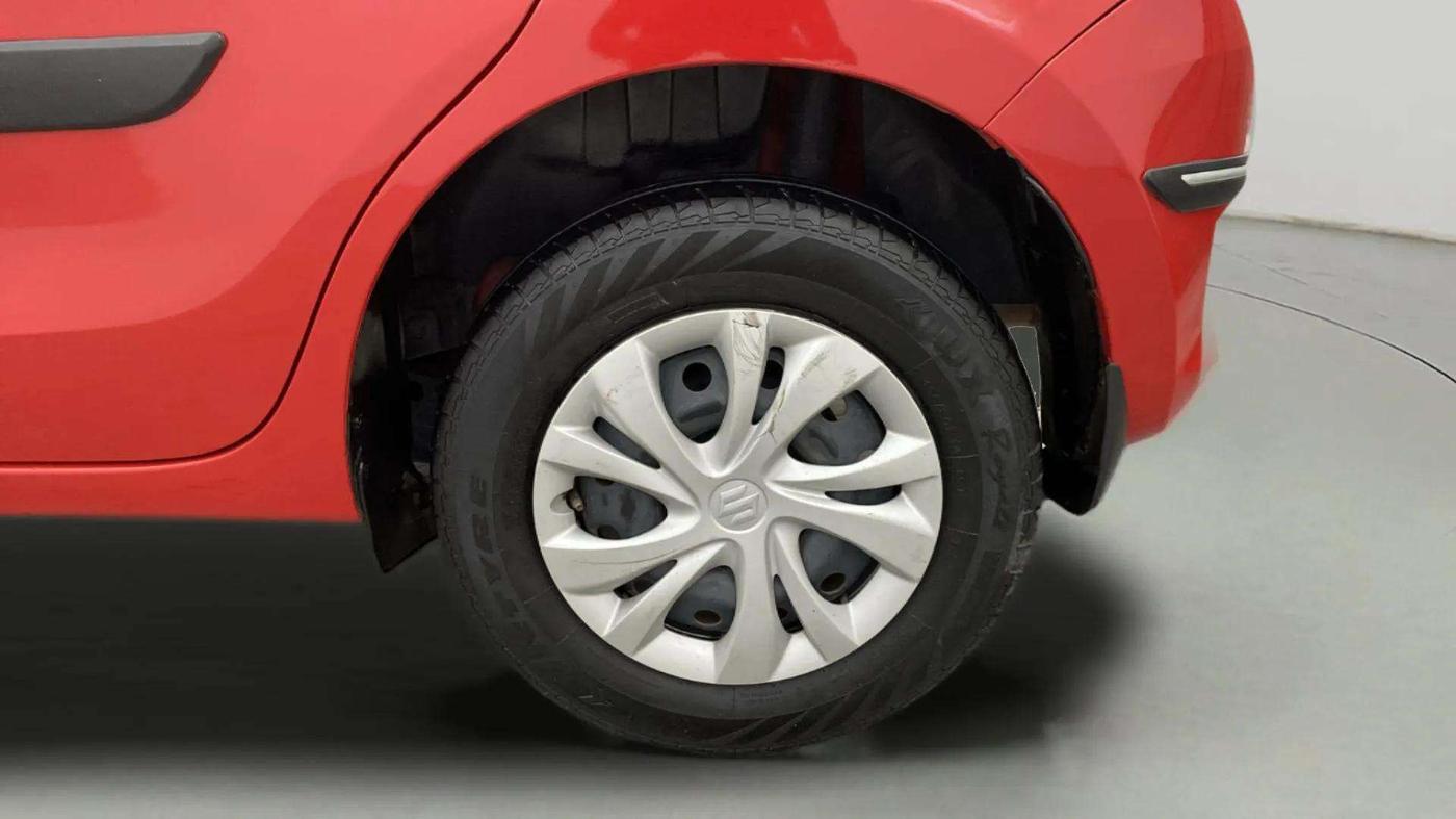 2022 Maruti Swift VXI, Petrol, Manual, 35,852 km, Left Rear Wheel