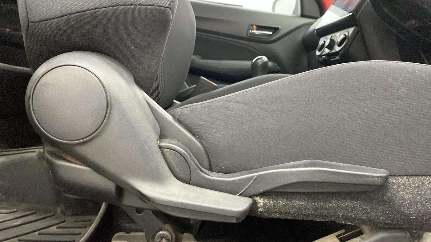 2022 Maruti Swift VXI, Petrol, Manual, 35,852 km, Driver Side Adjustment Panel