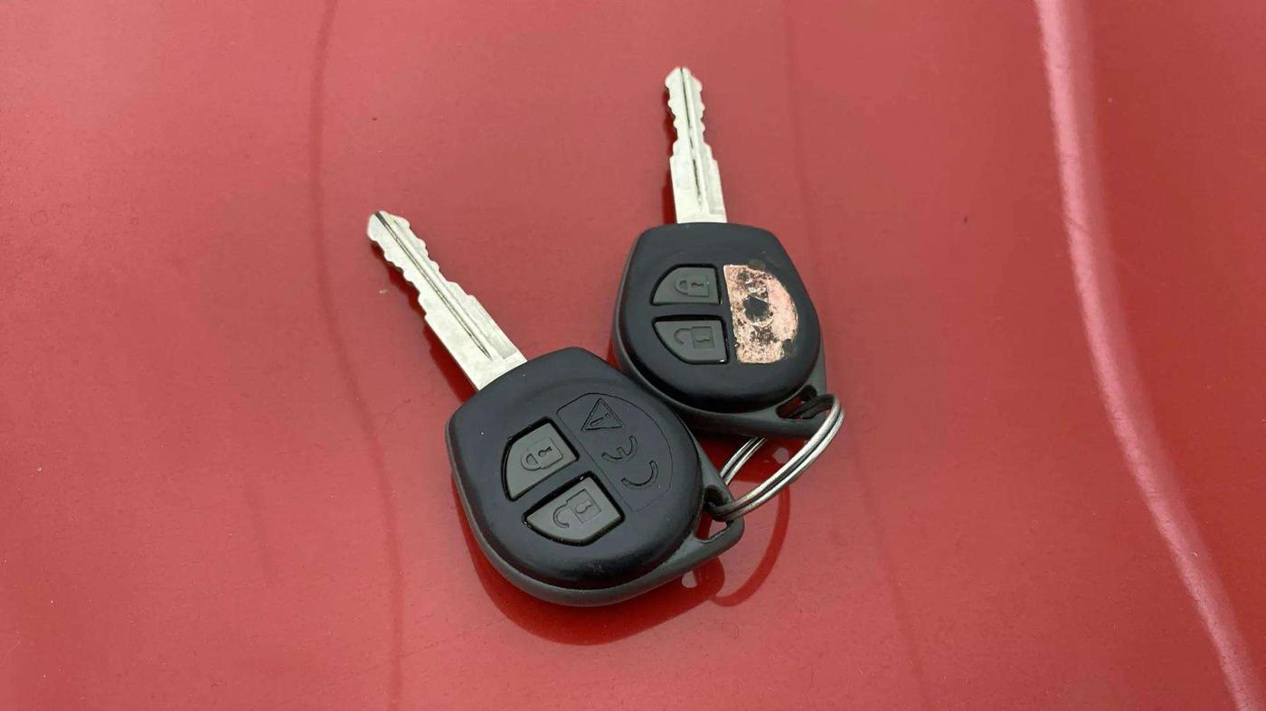 2022 Maruti Swift VXI, Petrol, Manual, 35,852 km, Key Close Up