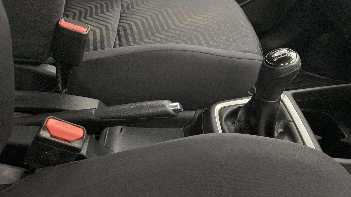 2022 Maruti Swift VXI, Petrol, Manual, 35,852 km, Gear Lever