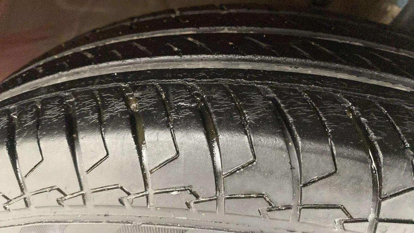 2022 Maruti Swift VXI, Petrol, Manual, 35,852 km, Left Front Tyre Tread