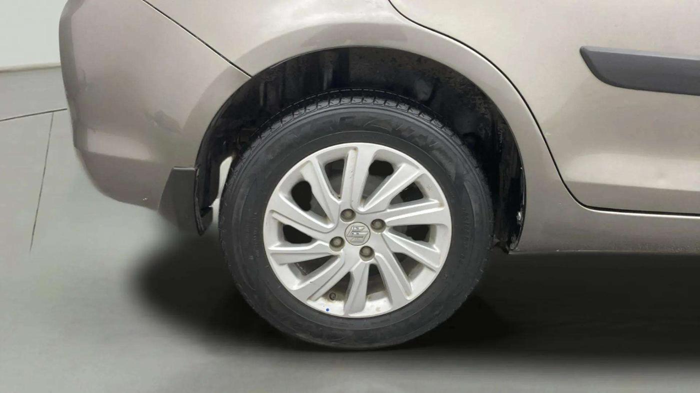 2016 Maruti Swift Dzire ZXI, Petrol, Manual, 35,374 km, Right Rear Wheel