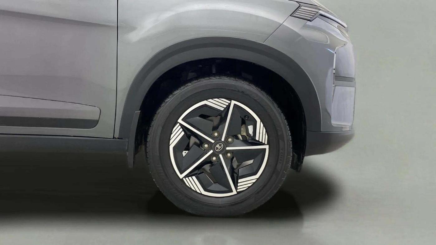 2023 Tata NEXON FEARLESS PLUS S 1.5 REVOTORQ 6 MT DT, Diesel, Manual, 27,885 km, Right Front Wheel