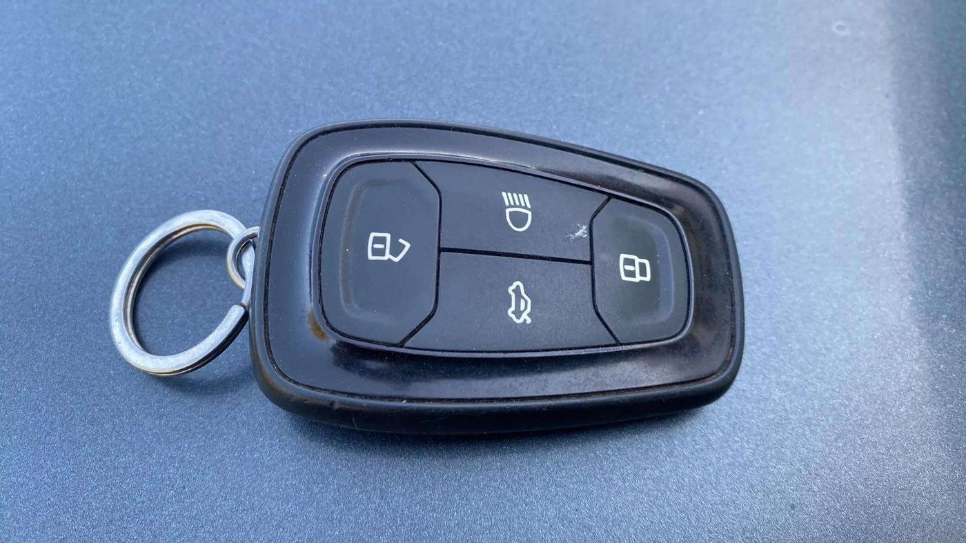 2020 Tata ALTROZ XT PETROL, CNG, Manual, 59,350 km, Key Close Up