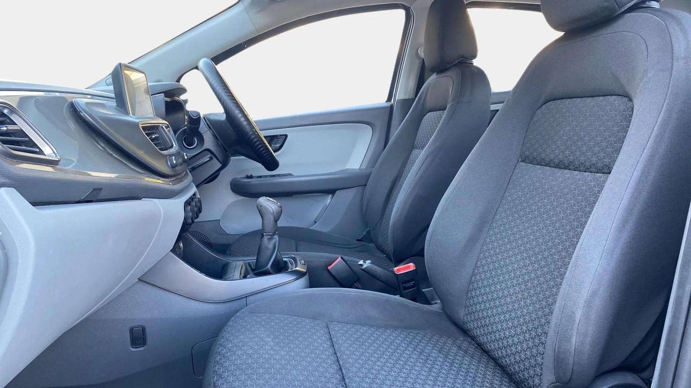2020 Tata ALTROZ XT PETROL, CNG, Manual, 59,350 km, Right Side Front Door Cabin