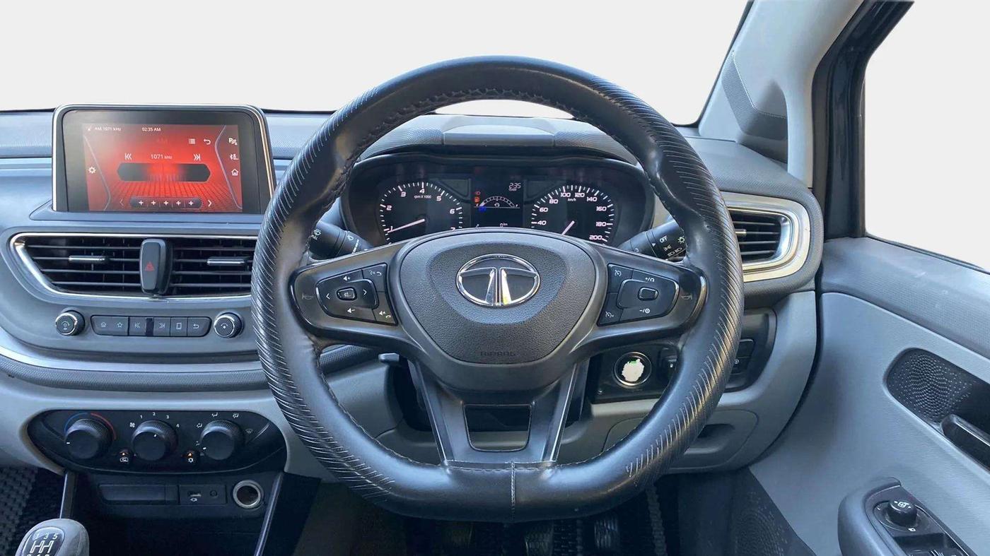 2020 Tata ALTROZ XT PETROL, CNG, Manual, 59,350 km, Steering Wheel Close Up