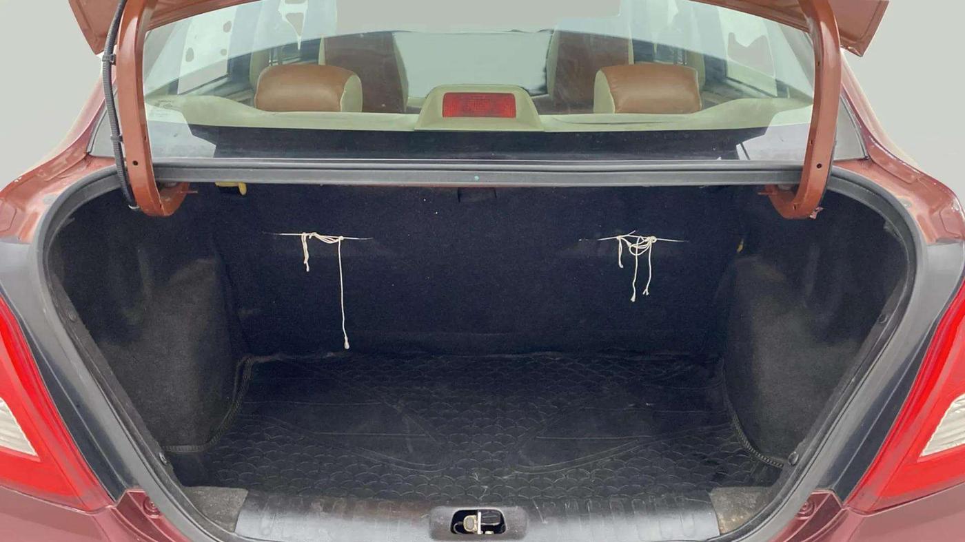 2015 Maruti Swift Dzire VXI, Petrol, Manual, 50,210 km, Boot Inside
