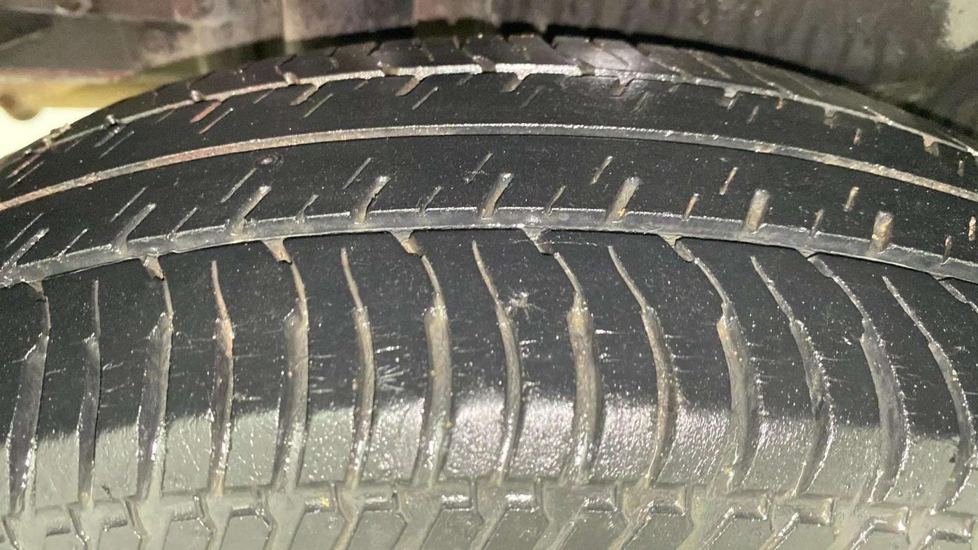 2015 Maruti Swift Dzire VXI, Petrol, Manual, 50,210 km, Right Rear Tyre Tread