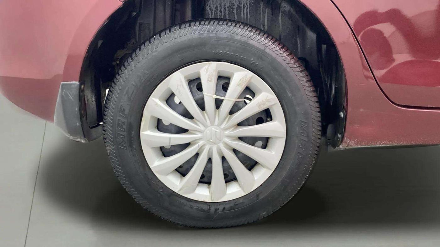 2015 Maruti Swift Dzire VXI, Petrol, Manual, 50,210 km, Right Rear Wheel