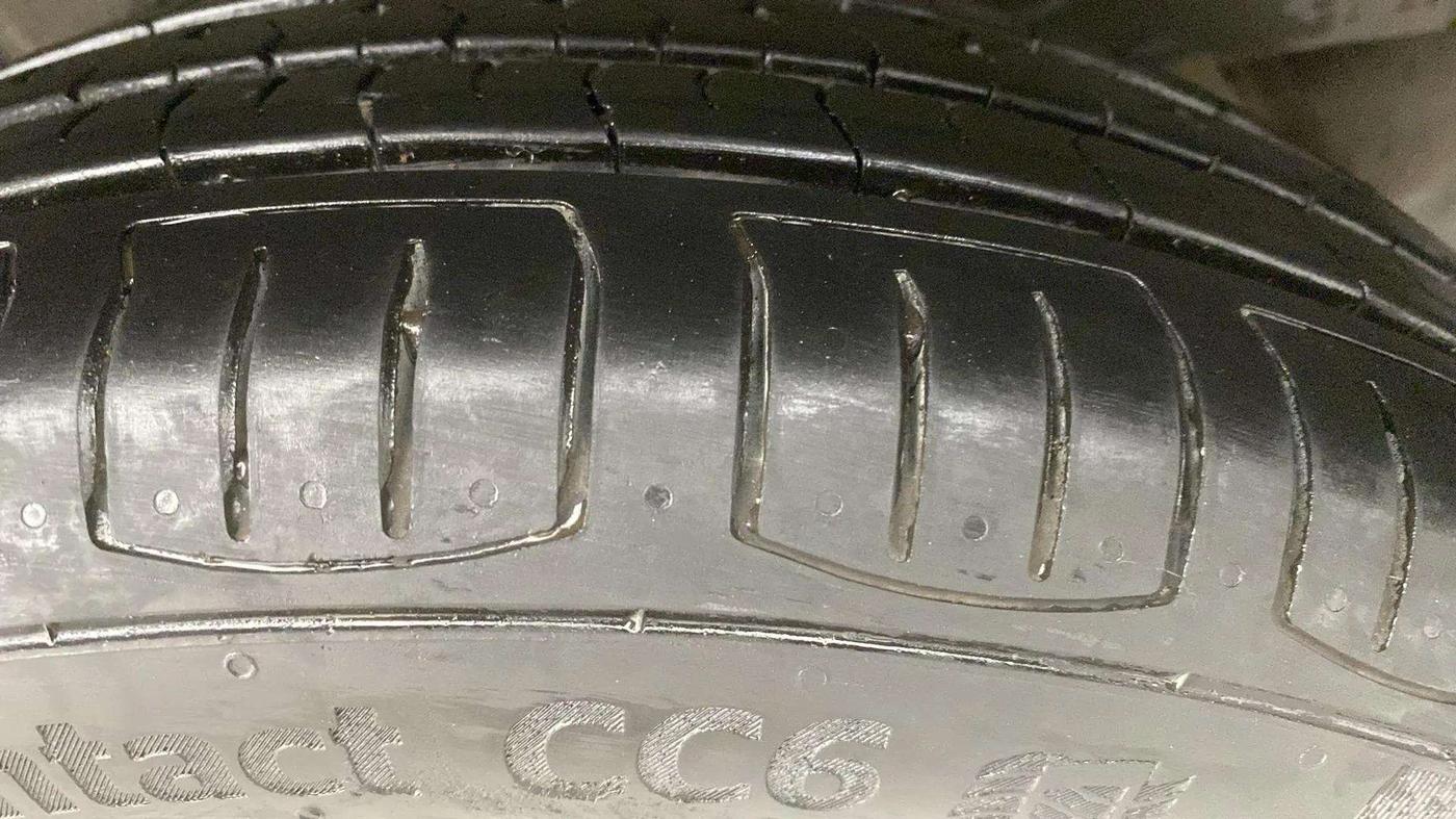 2015 Maruti Wagon R 1.0 VXI, Petrol, Manual, 64,590 km, Left Rear Tyre Tread