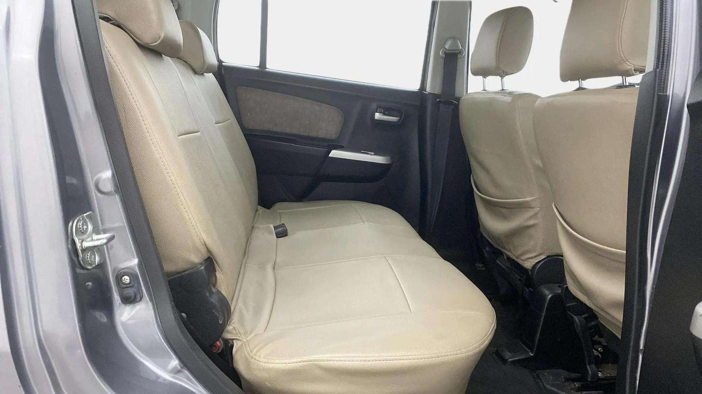 2015 Maruti Wagon R 1.0 VXI, Petrol, Manual, 64,590 km, Right Side Rear Door Cabin