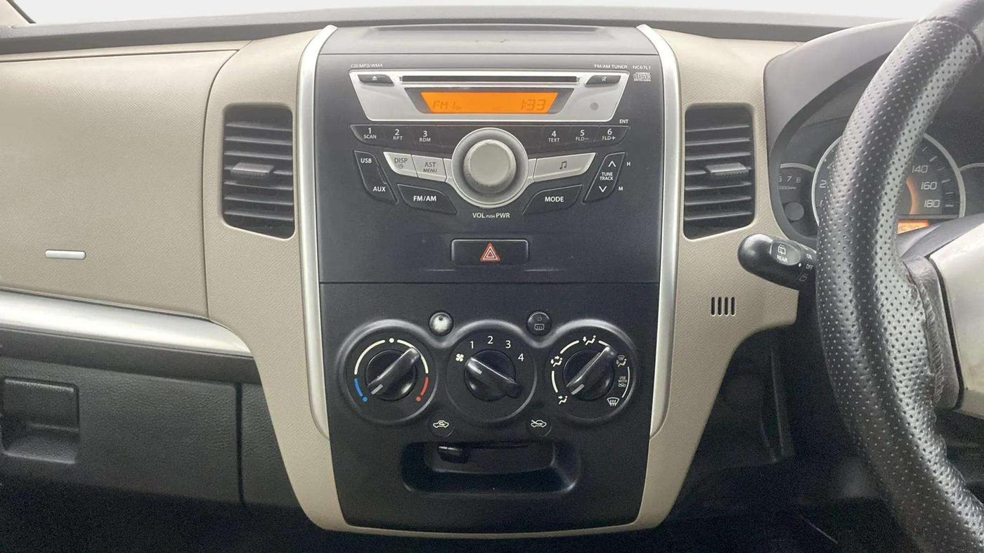 2015 Maruti Wagon R 1.0 VXI, Petrol, Manual, 64,590 km, Infotainment System