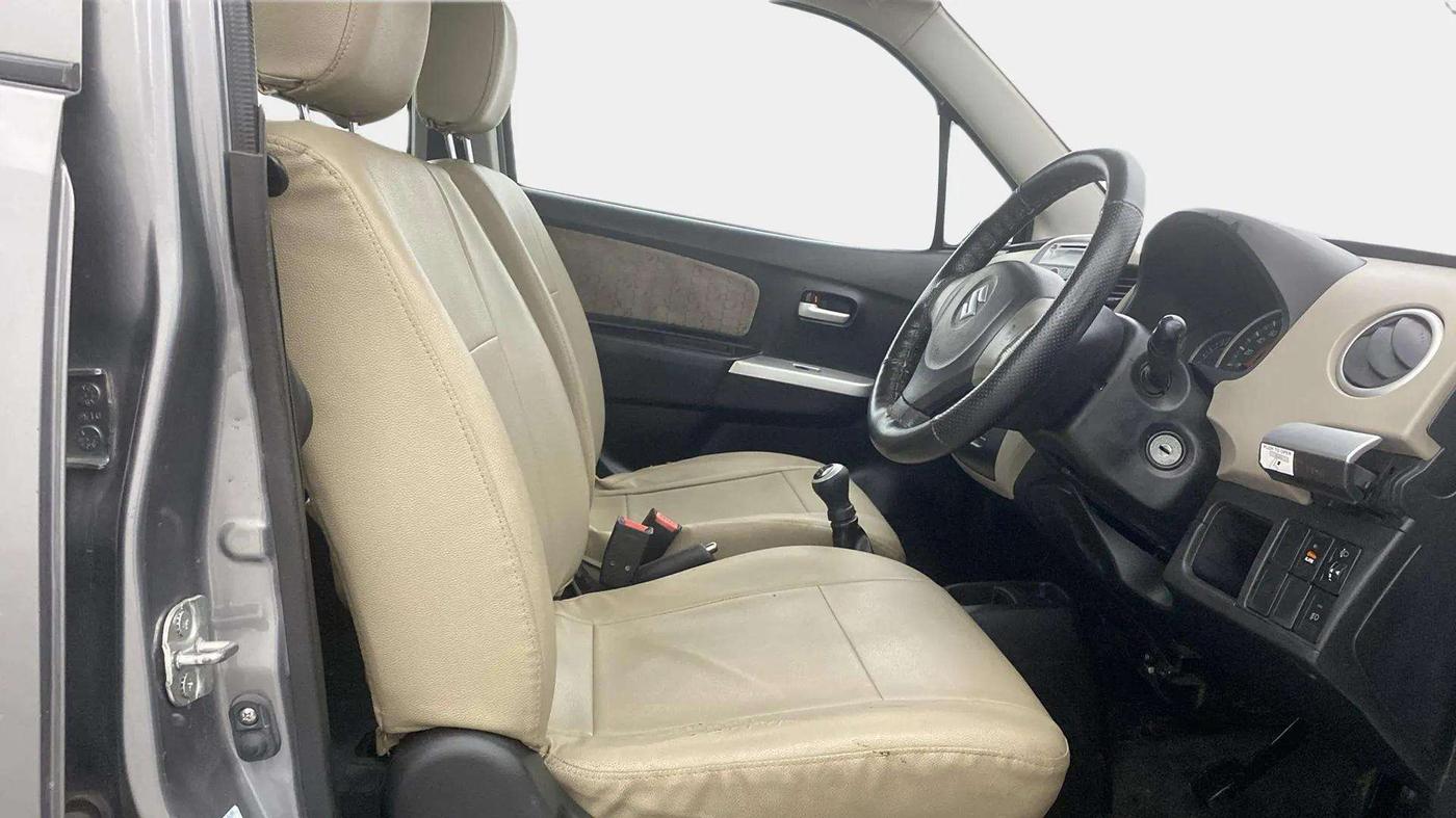 2015 Maruti Wagon R 1.0 VXI, Petrol, Manual, 64,590 km, Right Side Front Door Cabin