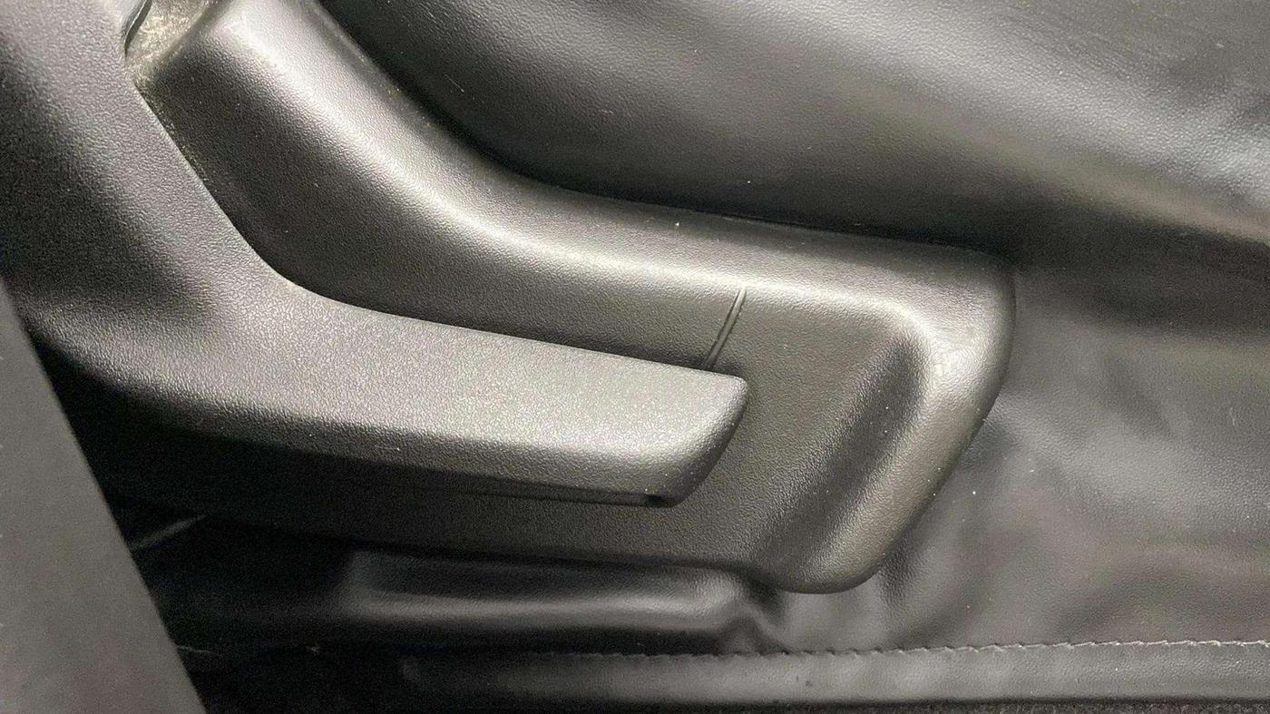 2023 Maruti IGNIS SIGMA 1.2, Petrol, Manual, 25,782 km, Driver Side Adjustment Panel