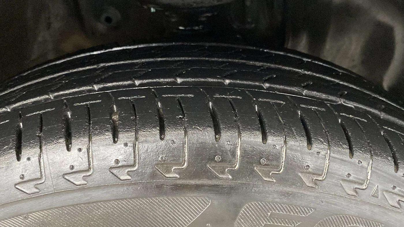 2023 Maruti IGNIS SIGMA 1.2, Petrol, Manual, 25,782 km, Right Front Tyre Tread