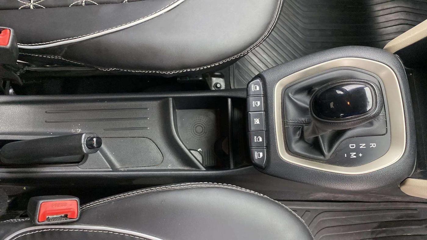 2021 Hyundai NEW SANTRO SPORTZ AMT, Petrol, Automatic, 56,123 km, Gear Lever