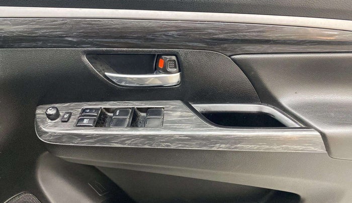 2019 Maruti XL6 ALPHA AT, Petrol, Automatic, 81,926 km, Driver Side Door Panels Control