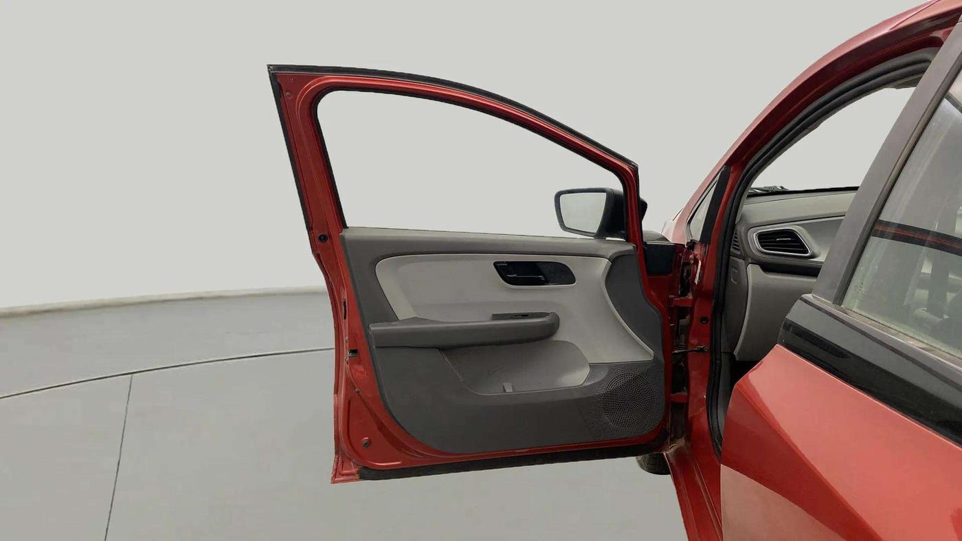 2021 Tata ALTROZ XM PLUS PETROL, Petrol, Manual, 36,177 km, LHS Front Door