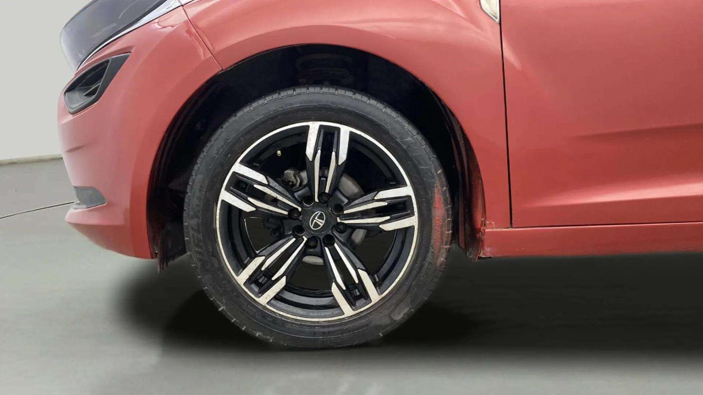 2021 Tata ALTROZ XM PLUS PETROL, Petrol, Manual, 36,177 km, Left Front Wheel