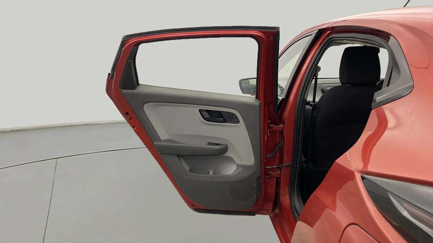 2021 Tata ALTROZ XM PLUS PETROL, Petrol, Manual, 36,177 km, LHS Rear Door