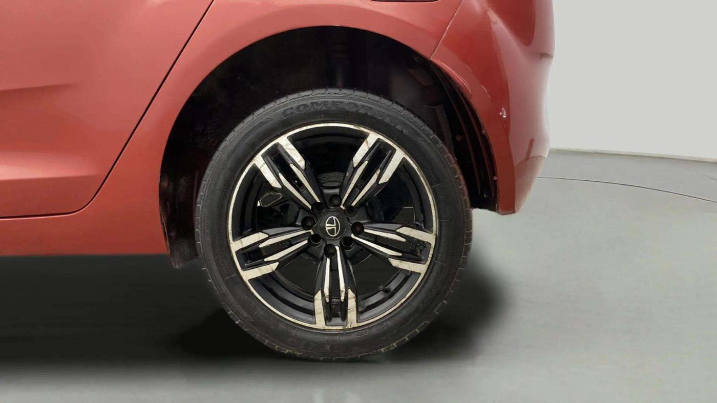 2021 Tata ALTROZ XM PLUS PETROL, Petrol, Manual, 36,177 km, Left Rear Wheel
