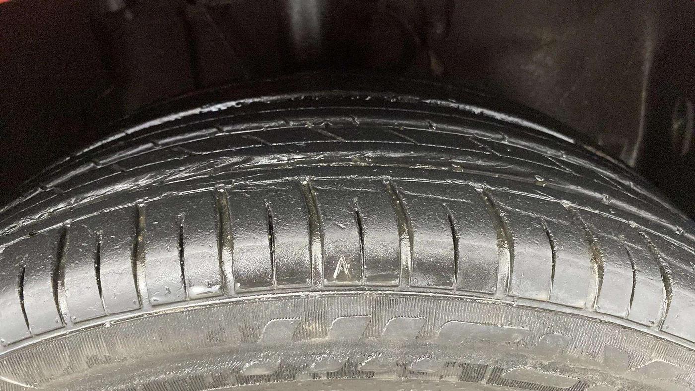 2021 Tata ALTROZ XM PLUS PETROL, Petrol, Manual, 36,177 km, Right Front Tyre Tread