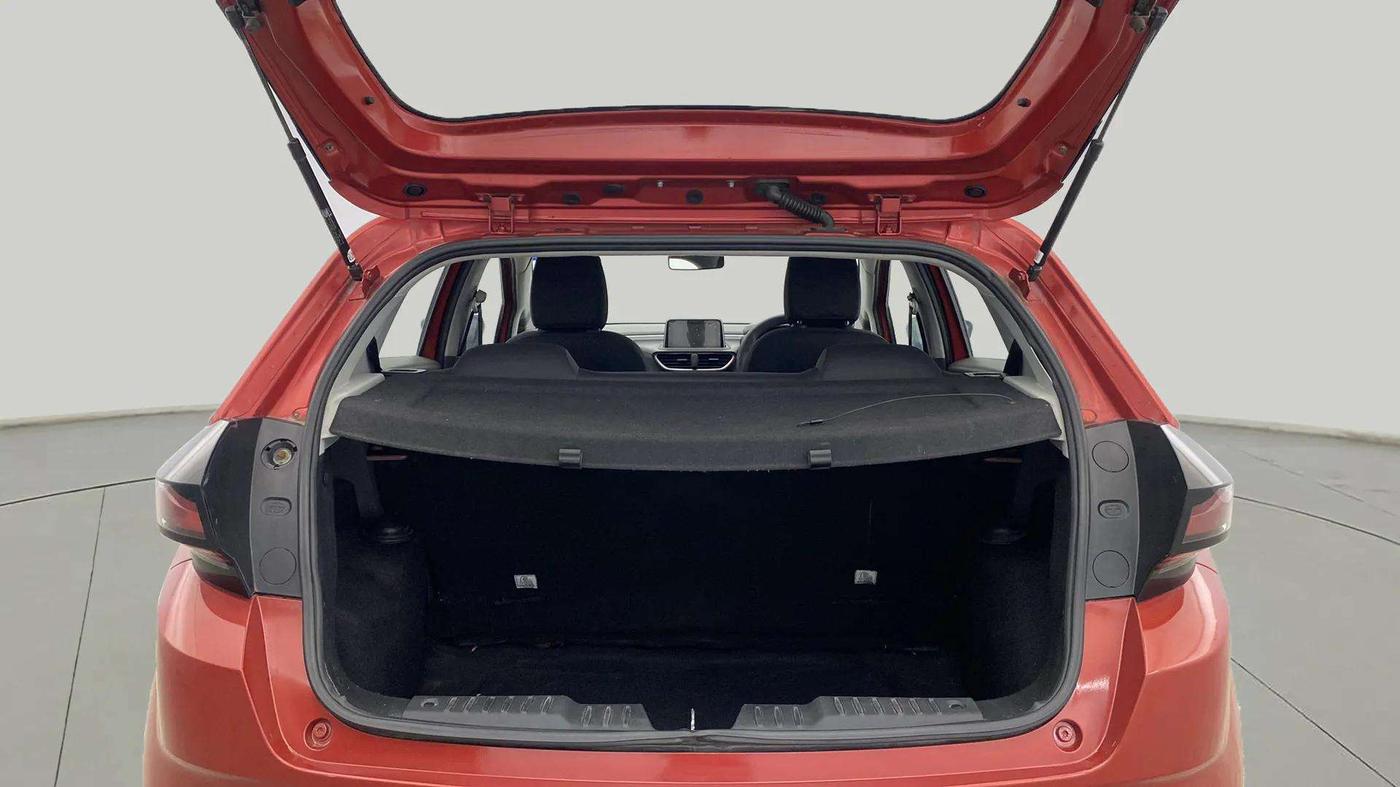 2021 Tata ALTROZ XM PLUS PETROL, Petrol, Manual, 36,177 km, Boot Inside