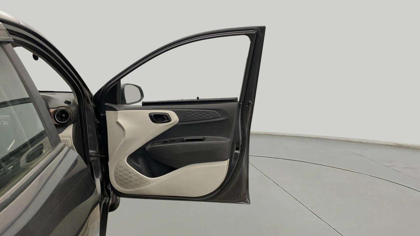 2020 Hyundai AURA S 1.2 CNG, CNG, Manual, 68,891 km, RHS Front Door