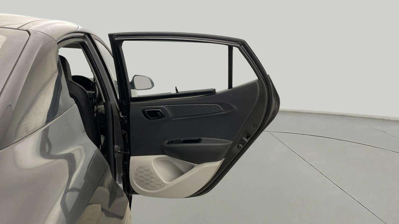 2020 Hyundai AURA S 1.2 CNG, CNG, Manual, 68,891 km, RHS Rear Door