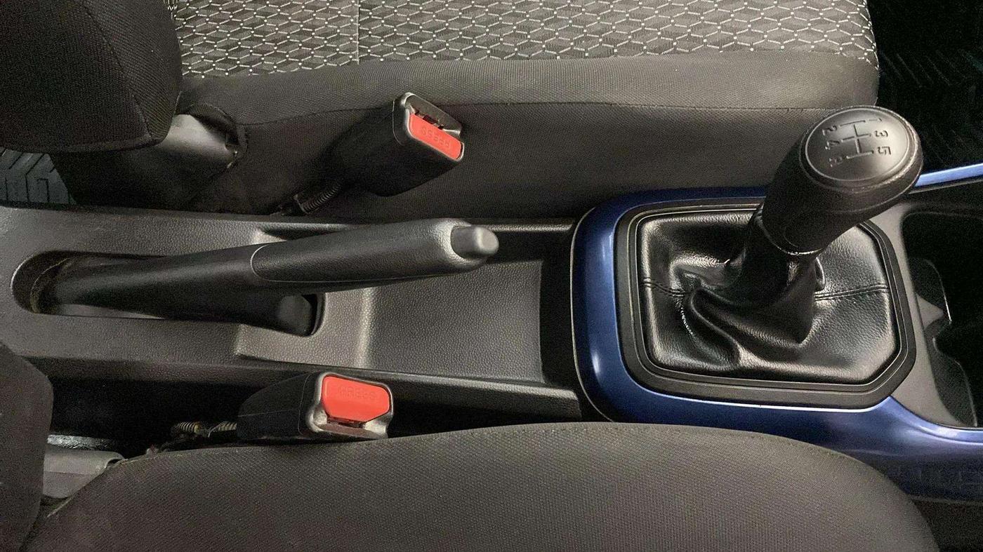2023 Maruti IGNIS SIGMA 1.2, Petrol, Manual, 23,511 km, Gear Lever