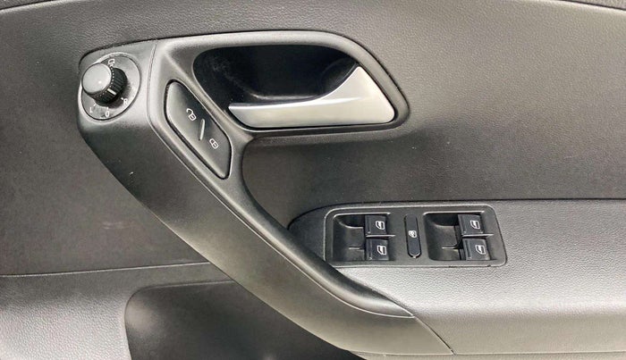 2018 Volkswagen Polo HIGHLINE PLUS 1.5 16 ALLOY, Diesel, Manual, 85,471 km, Right front window switch / handle - Power window makes minor noise