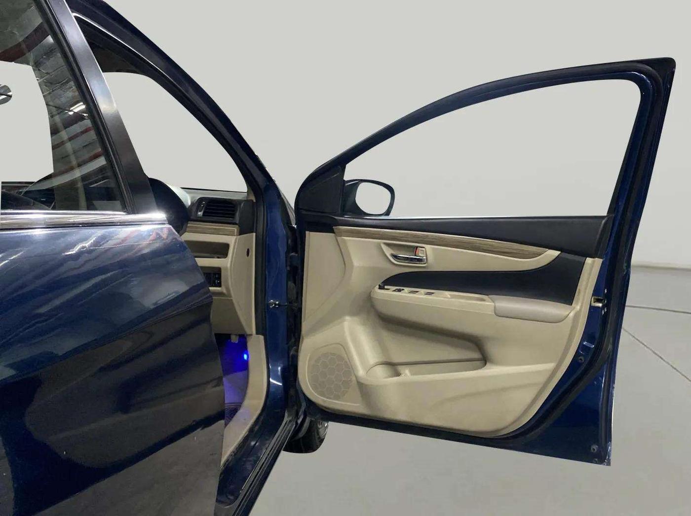 2018 Maruti Ciaz SIGMA 1.5 SHVS MT  PETROL, Petrol, Manual, 44,142 km, RHS Front Door