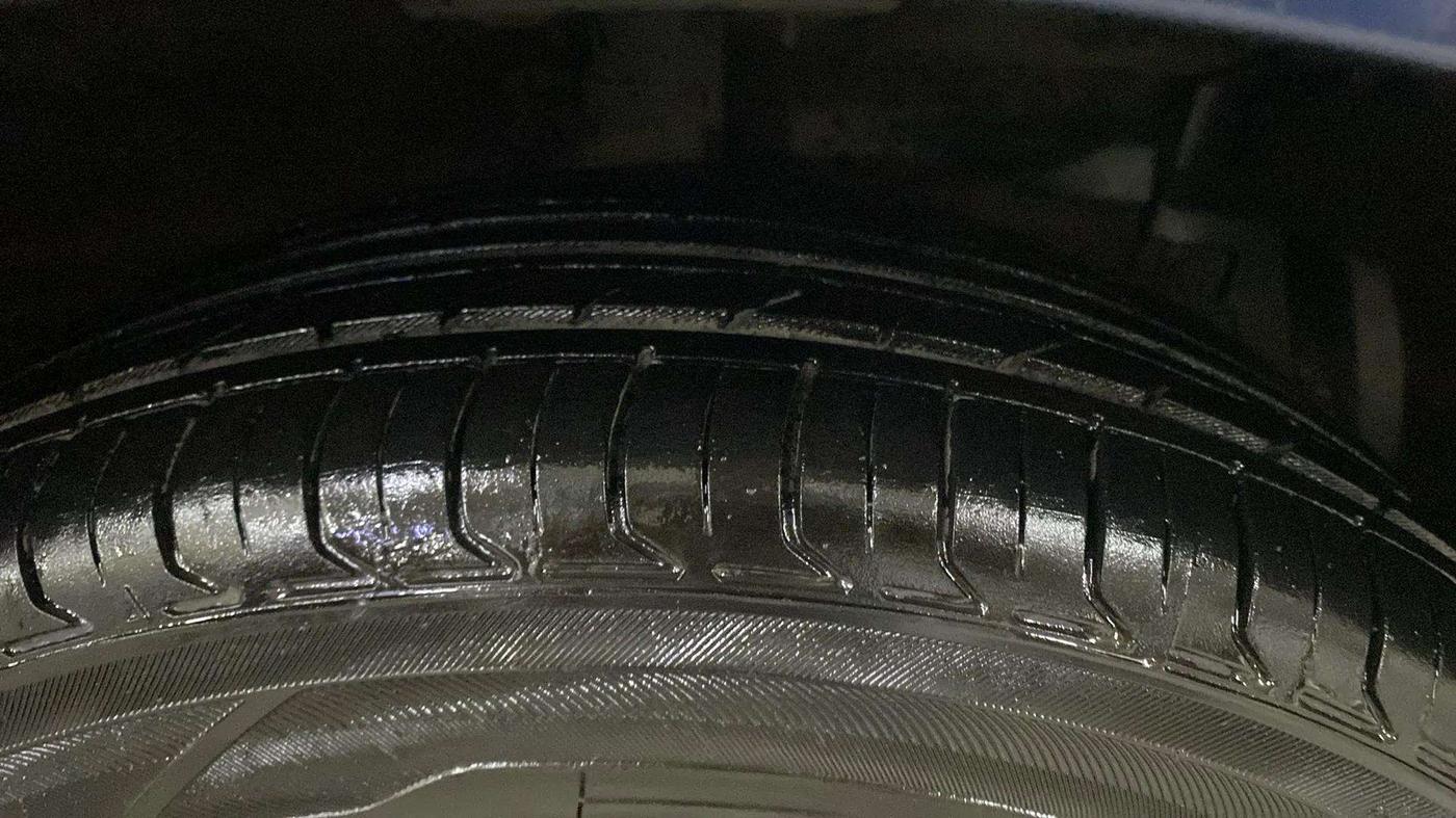 2018 Maruti Ciaz SIGMA 1.5 SHVS MT  PETROL, Petrol, Manual, 44,142 km, Right Front Tyre Tread