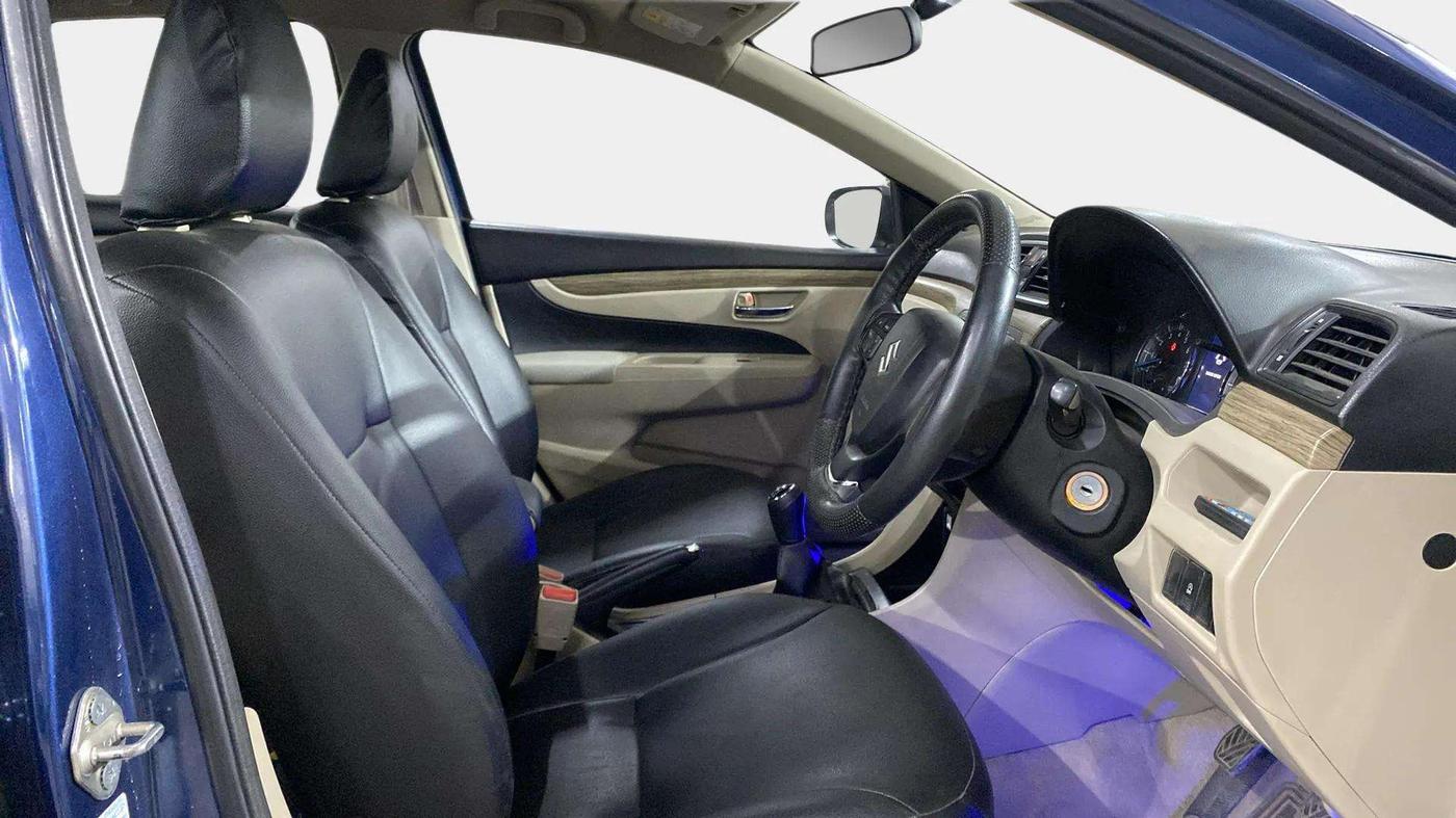 2018 Maruti Ciaz SIGMA 1.5 SHVS MT  PETROL, Petrol, Manual, 44,142 km, Right Side Front Door Cabin