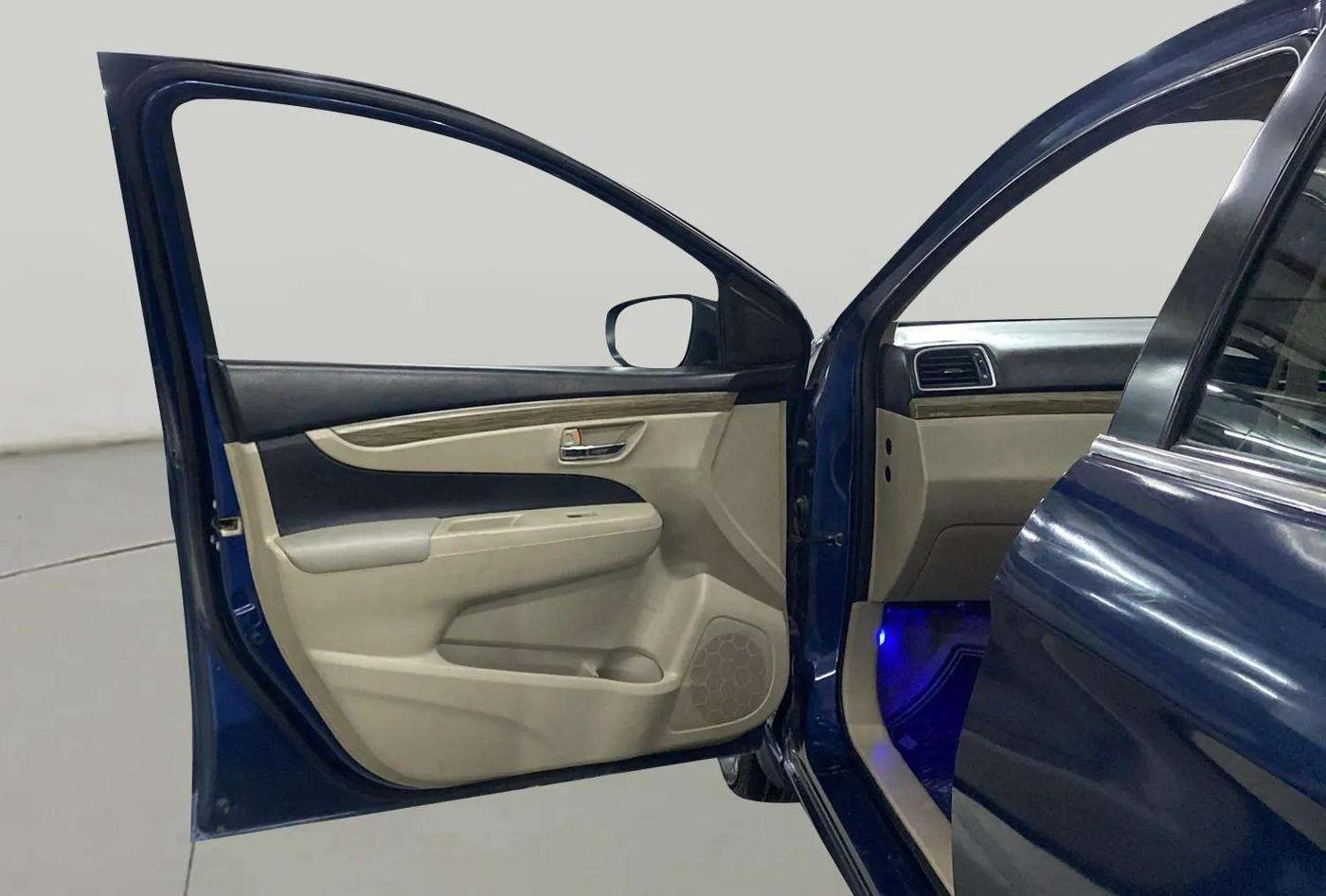 2018 Maruti Ciaz SIGMA 1.5 SHVS MT  PETROL, Petrol, Manual, 44,142 km, LHS Front Door