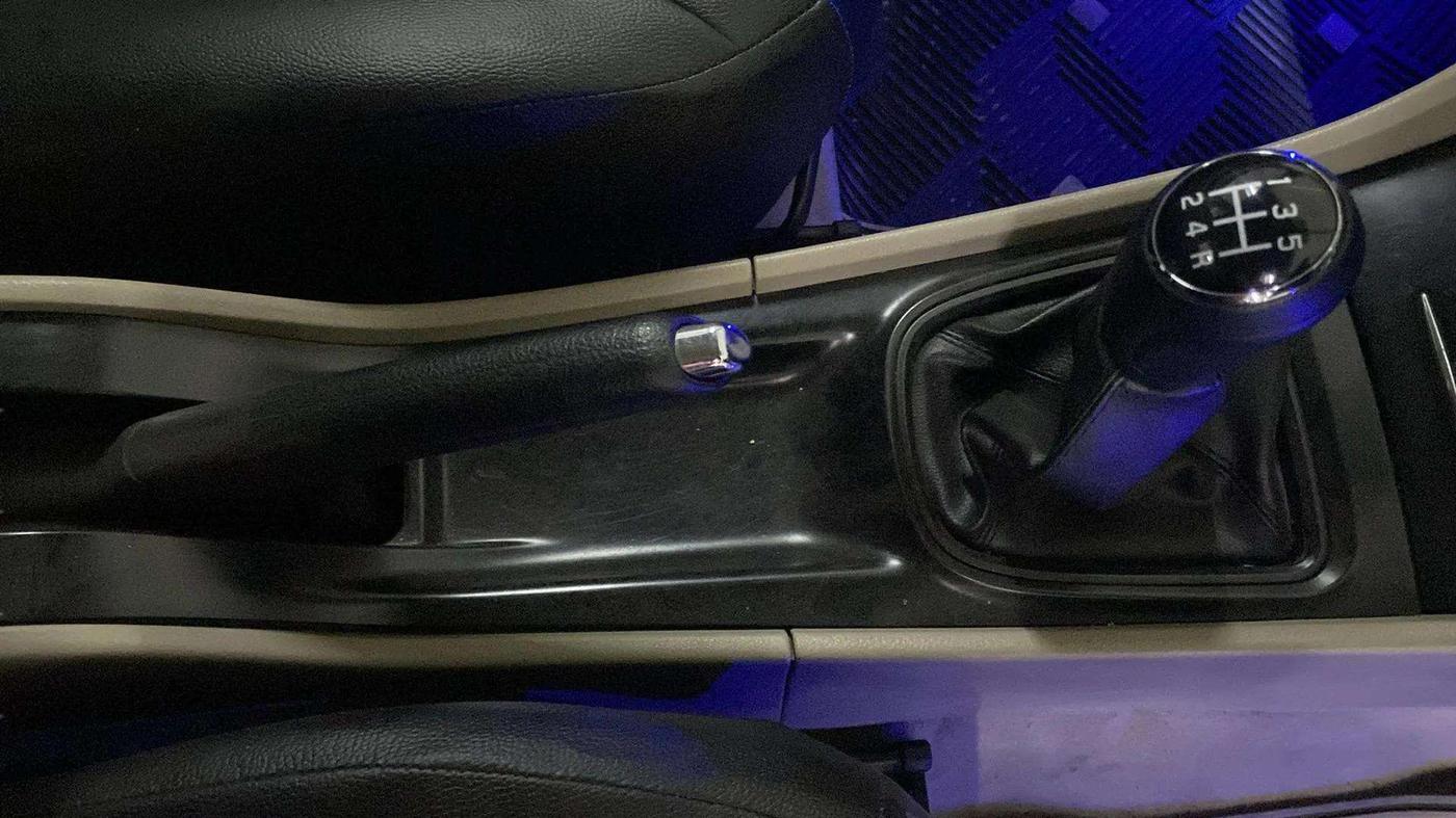 2018 Maruti Ciaz SIGMA 1.5 SHVS MT  PETROL, Petrol, Manual, 44,142 km, Gear Lever
