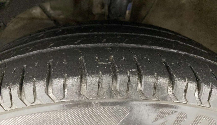 2017 Maruti Dzire VXI, Petrol, Manual, 58,315 km, Left Front Tyre Tread