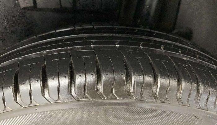 2017 Maruti Dzire VXI, Petrol, Manual, 58,315 km, Left Rear Tyre Tread