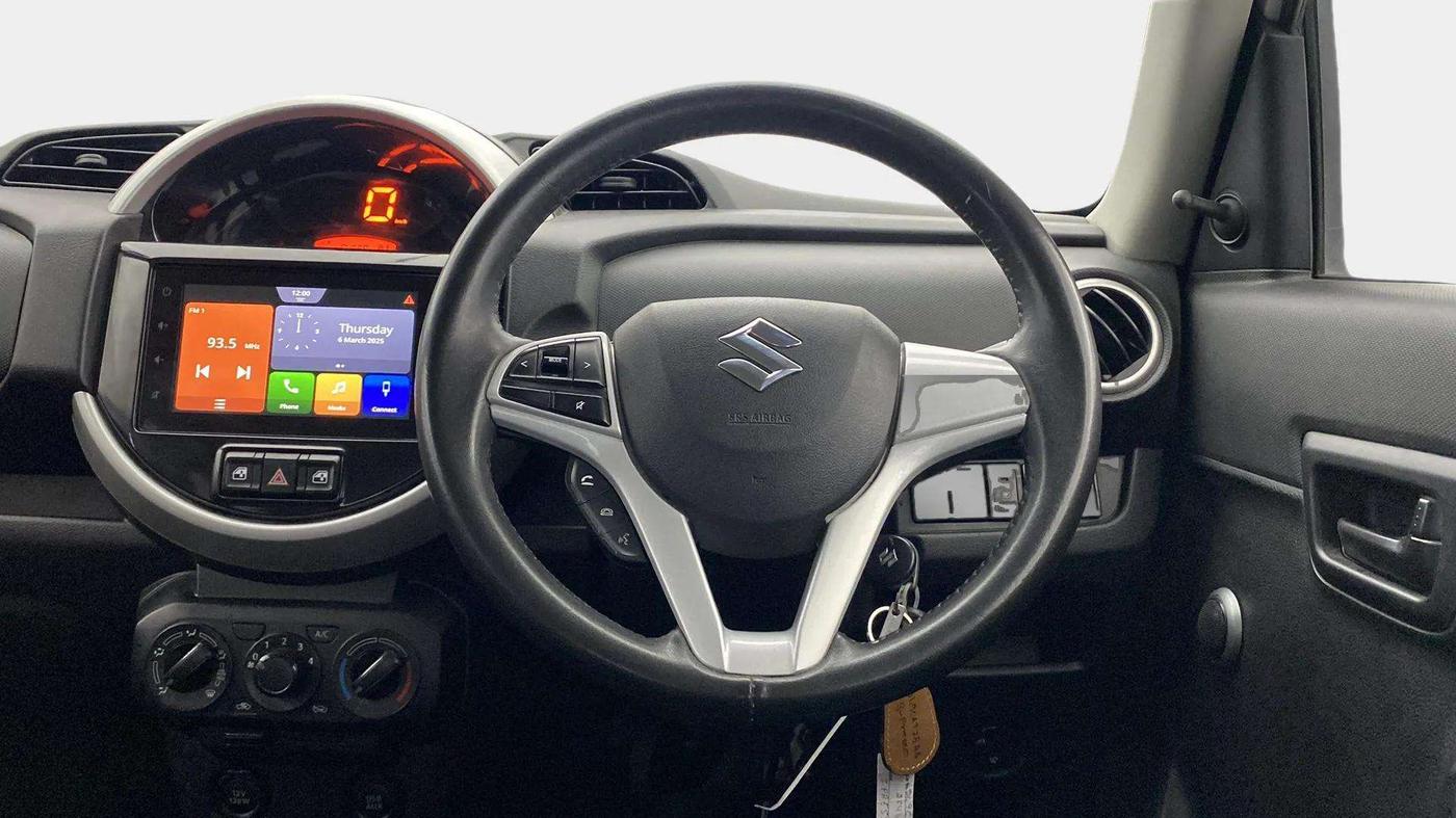 2020 Maruti S PRESSO VXI PLUS AMT, Petrol, Automatic, 84,702 km, Steering Wheel Close Up