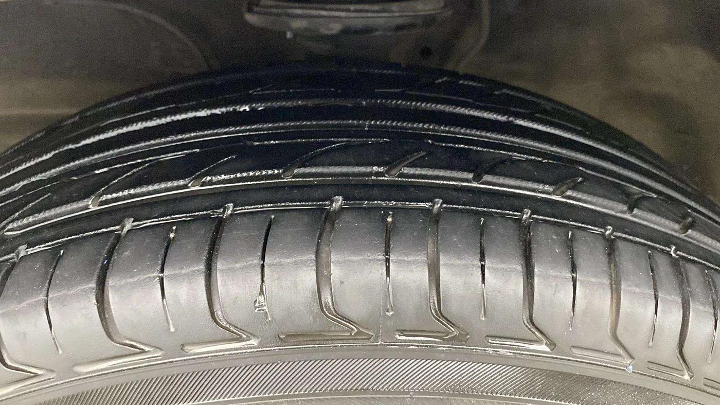 2020 Maruti S PRESSO VXI PLUS AMT, Petrol, Automatic, 84,702 km, Left Front Tyre Tread