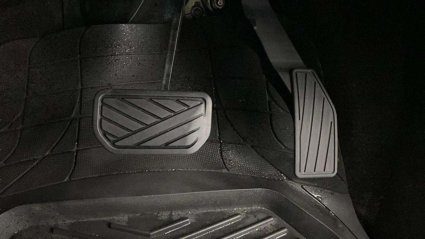 2020 Maruti S PRESSO VXI PLUS AMT, Petrol, Automatic, 84,702 km, Pedals