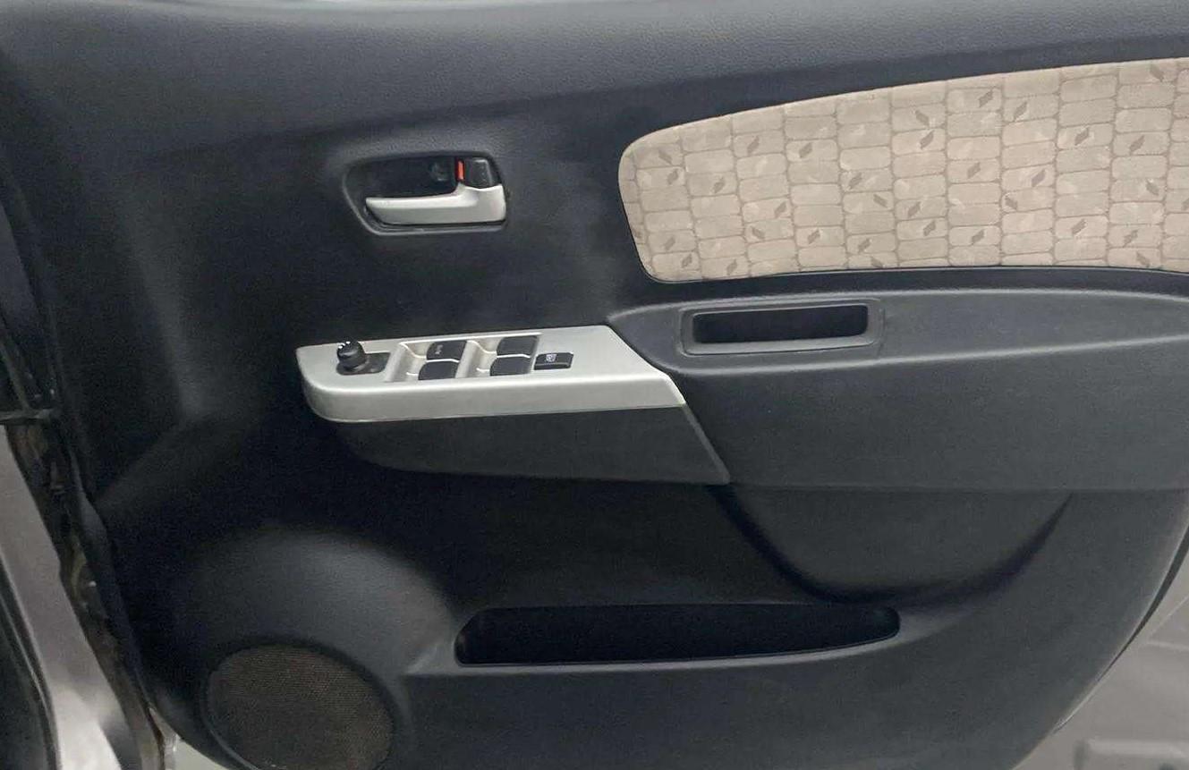 2014 Maruti Wagon R 1.0 VXI, Petrol, Manual, 11,601 km, Driver Side Door Panels Control