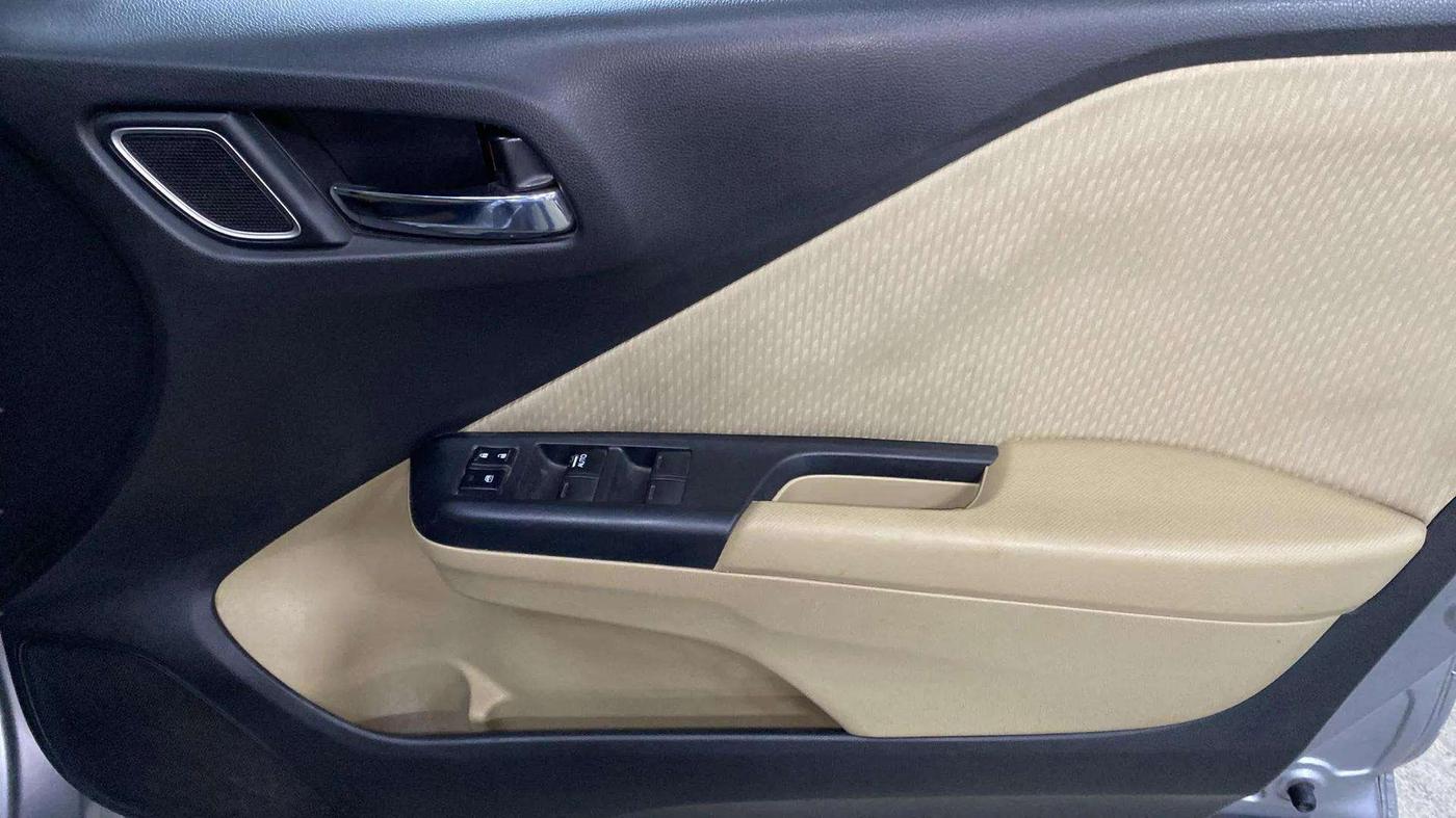 2020 Honda City 1.5L I-VTE V CVT, Petrol, Automatic, 60,282 km, Driver Side Door Panels Control