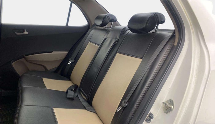 2014 Hyundai Xcent S (O) 1.2, Petrol, Manual, 95,588 km, Right Side Rear Door Cabin